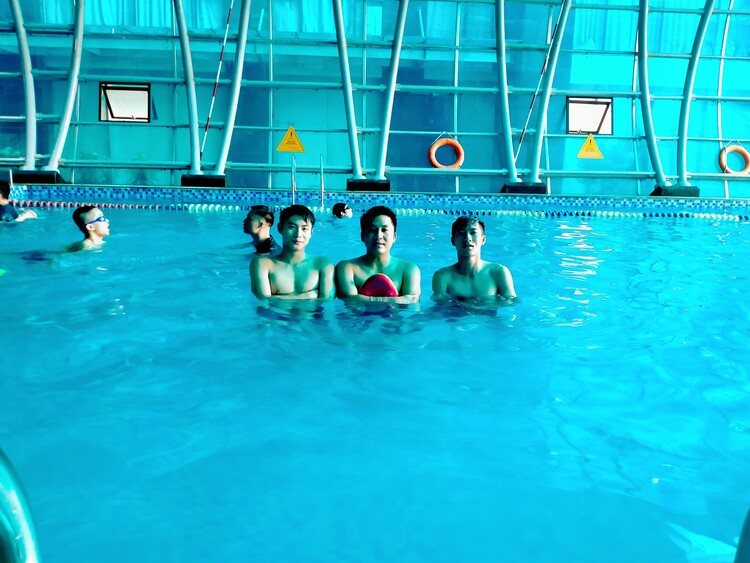 Lớp học bơi Cầu Giấy tại S&G